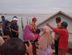 Gerak Cepat, Basiran Serahkan Bantuan Kepada Korban Angin Kencang