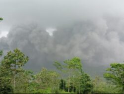 Status Gunung Semeru Naik Level Menjadi Awas
