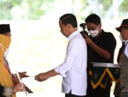 Presiden Serahkan Dana Stimulan Bagi Warga Terdampak Gempa Cianjur