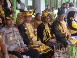 Kenakan Pakaian Adat, Pj Bupati Buton Pimpin Upacara HAB